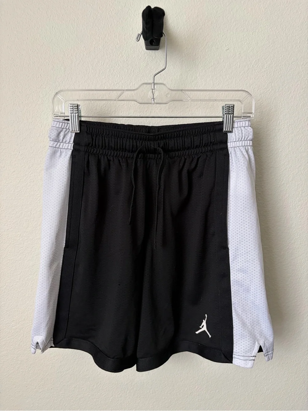 Jordan Men’s Black & White Athletic Basketball Shorts